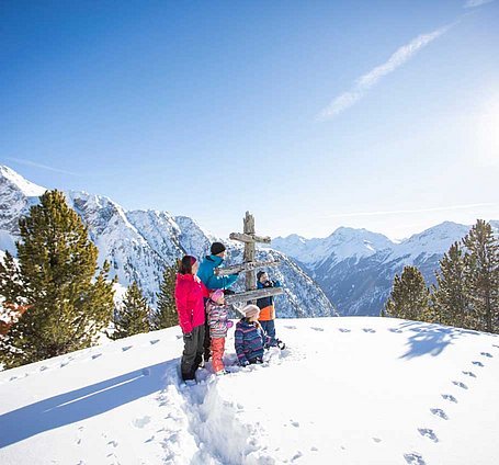 Familie im Schnee