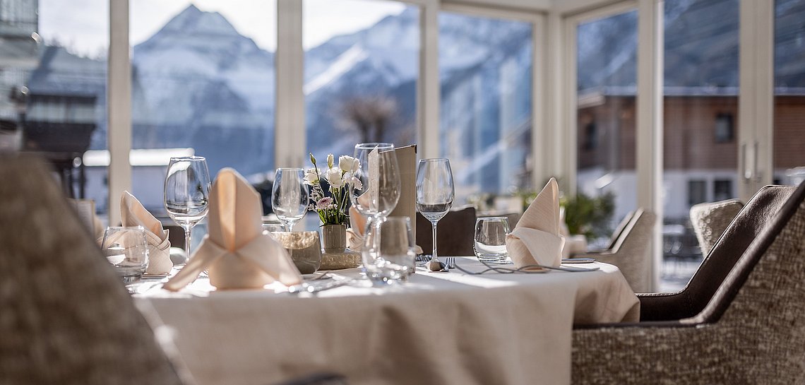 Tischdekoration im Wintergarten