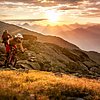 Mountainbiker vor Sonnenuntergang