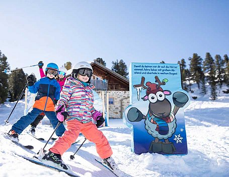 Kinder im Skikurs