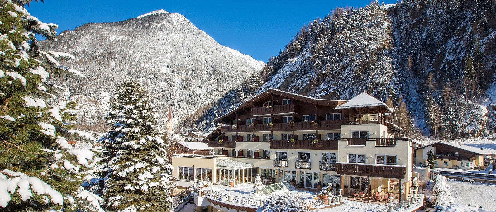 Außenaufnahme Hotel Rita Winter