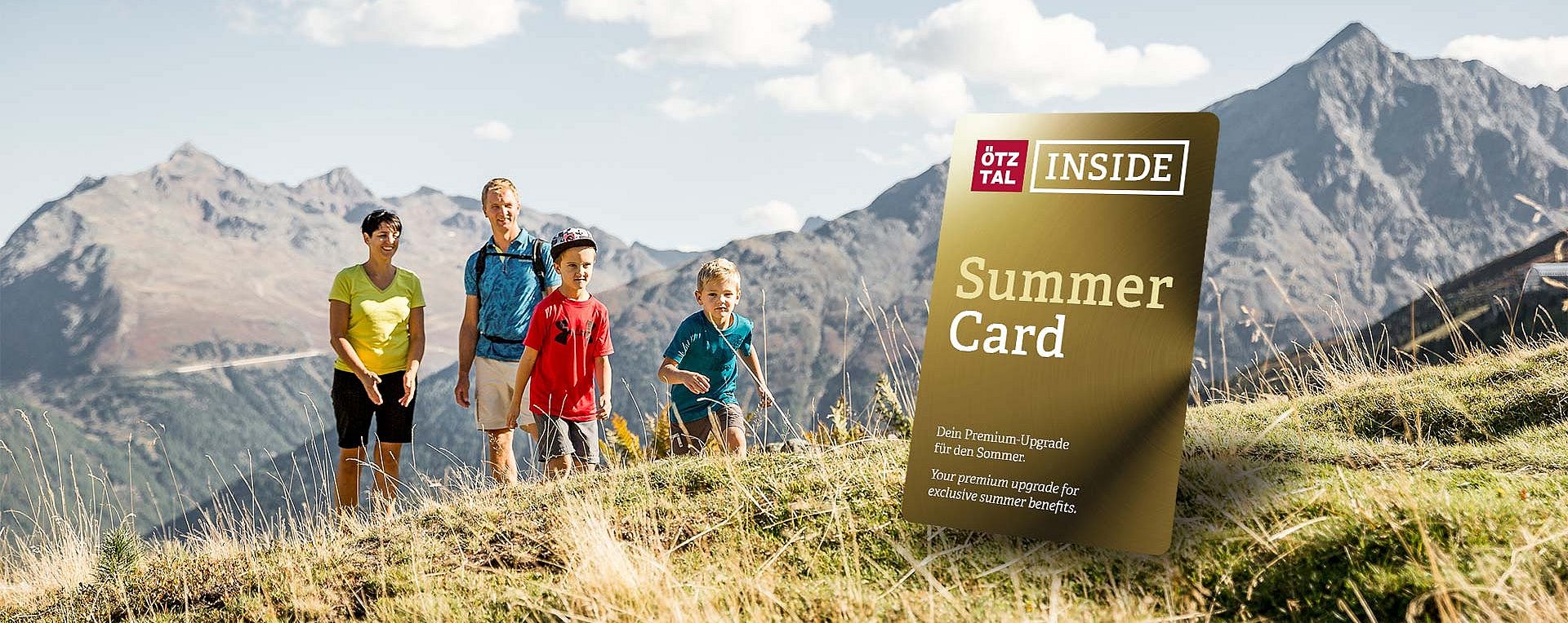 Familie beim Wandern im Ötztal