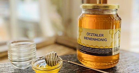 Glas Honig vom Imker aus Längenfeld