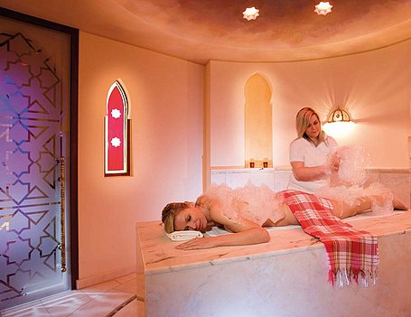 Wellnessanwendung im Rosavita Spa