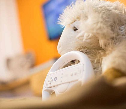 Kuscheltier im Spielezimmer