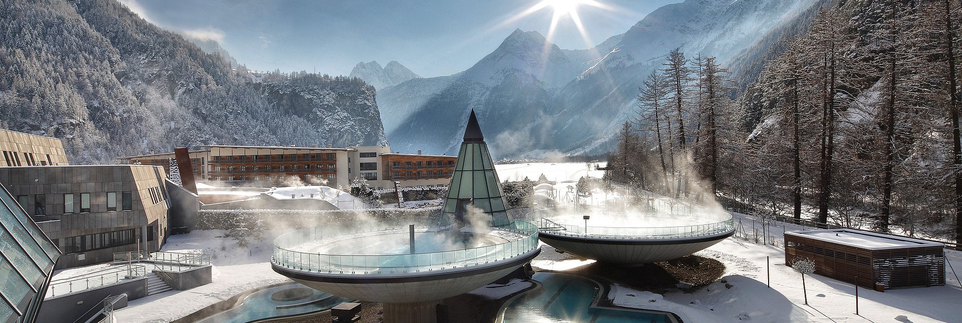 hotel-rita-laengenfeld-aqua-dome-winter Außenfoto von Therme im Winter