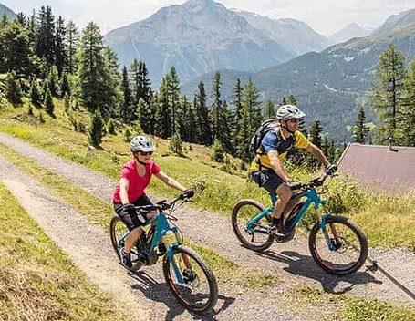 Mountainbiker im Gelände