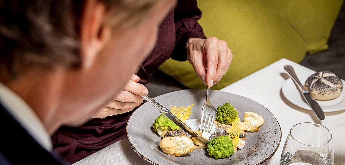 Paar beim Essen
