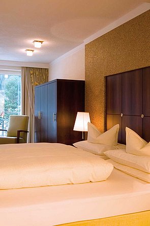 Hotelzimmer mit Bett