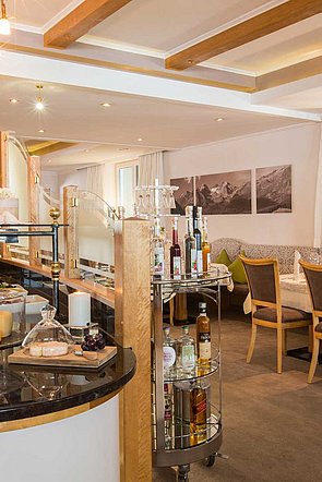 Speiseraum mit Buffet