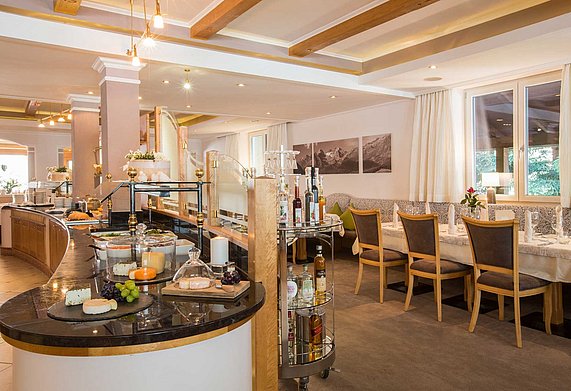 Speiseraum mit Buffet