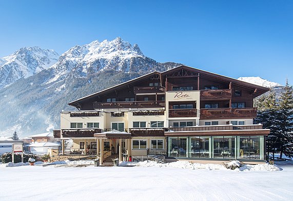 Hotel Außenaufnahme Winter