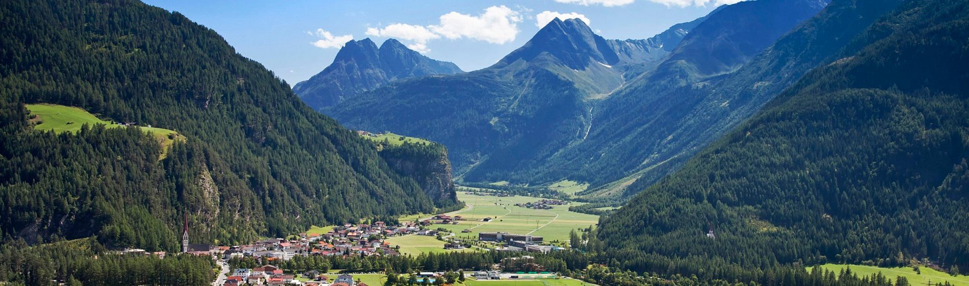 Ort Längenfeld im Sommer