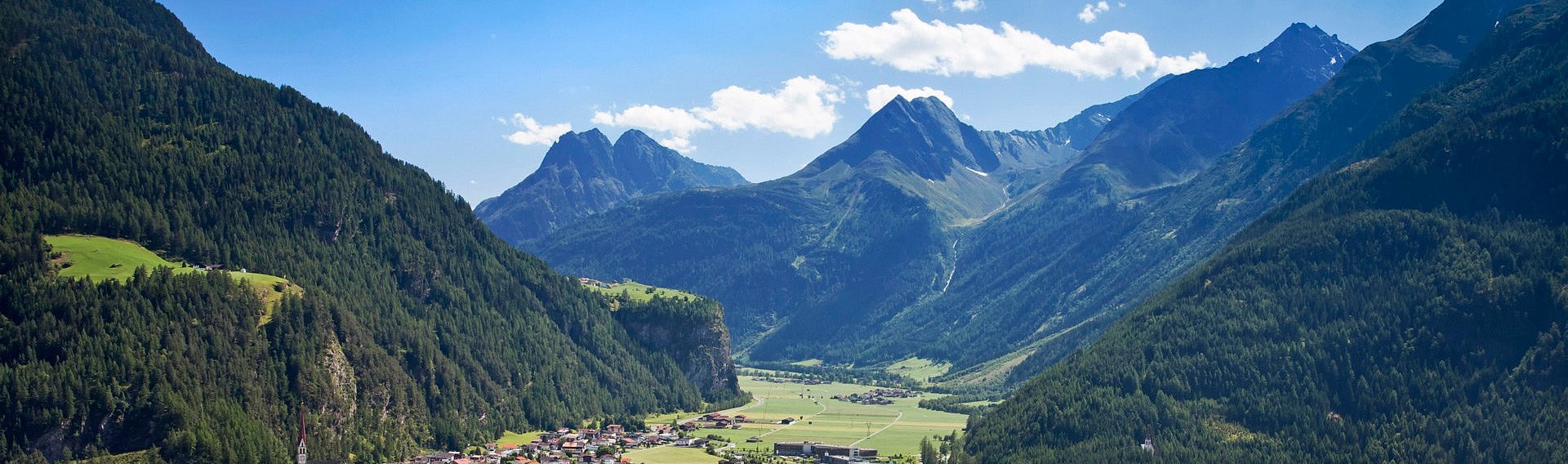 Ort Längenfeld im Sommer